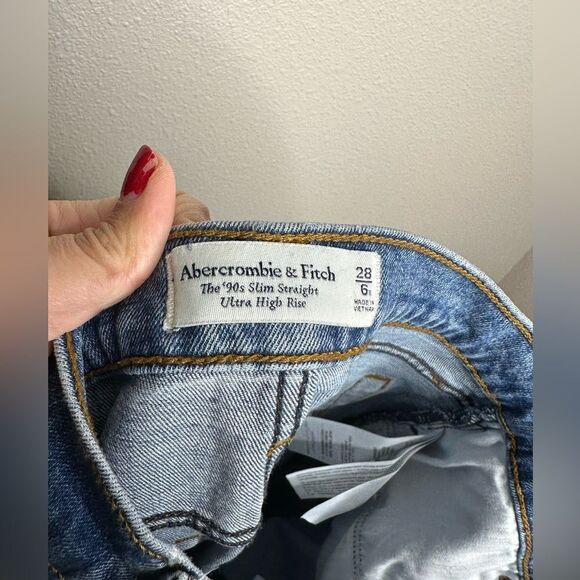 Abercrombie and Fitch 90’s Slim Straight Ultra High Rise Sz 28 - Picture 6 of 6